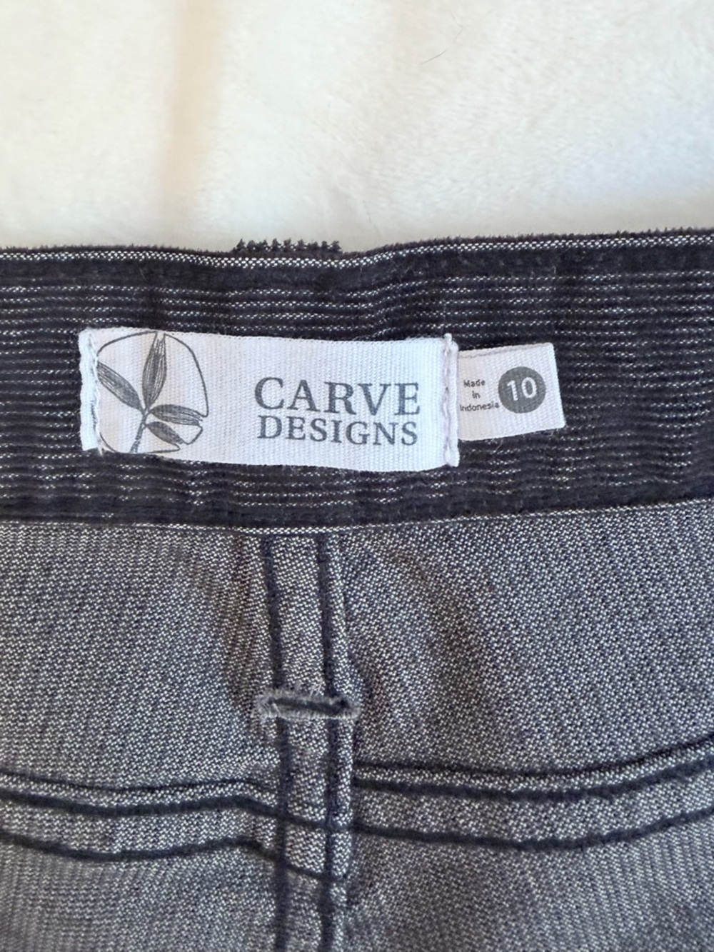 Carve Designs Oahu Organic Cotton Charcoal Gray Corduroy Cutoff Shorts Sz 10 - Picture 6 of 7